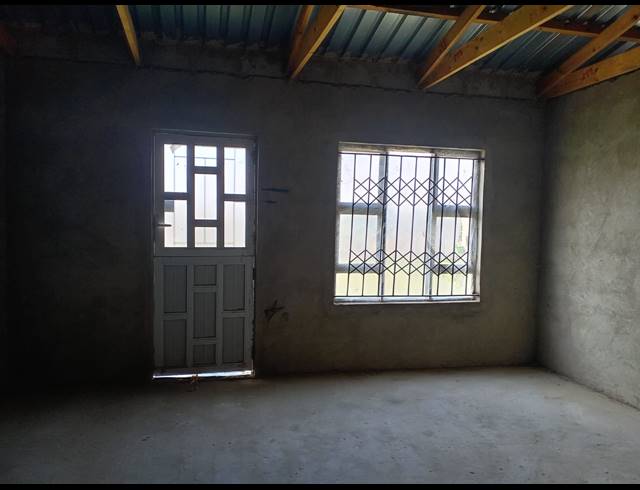 2 BEDROOM FREESTANDING FOR SALE IN EMONDLO UNIT A